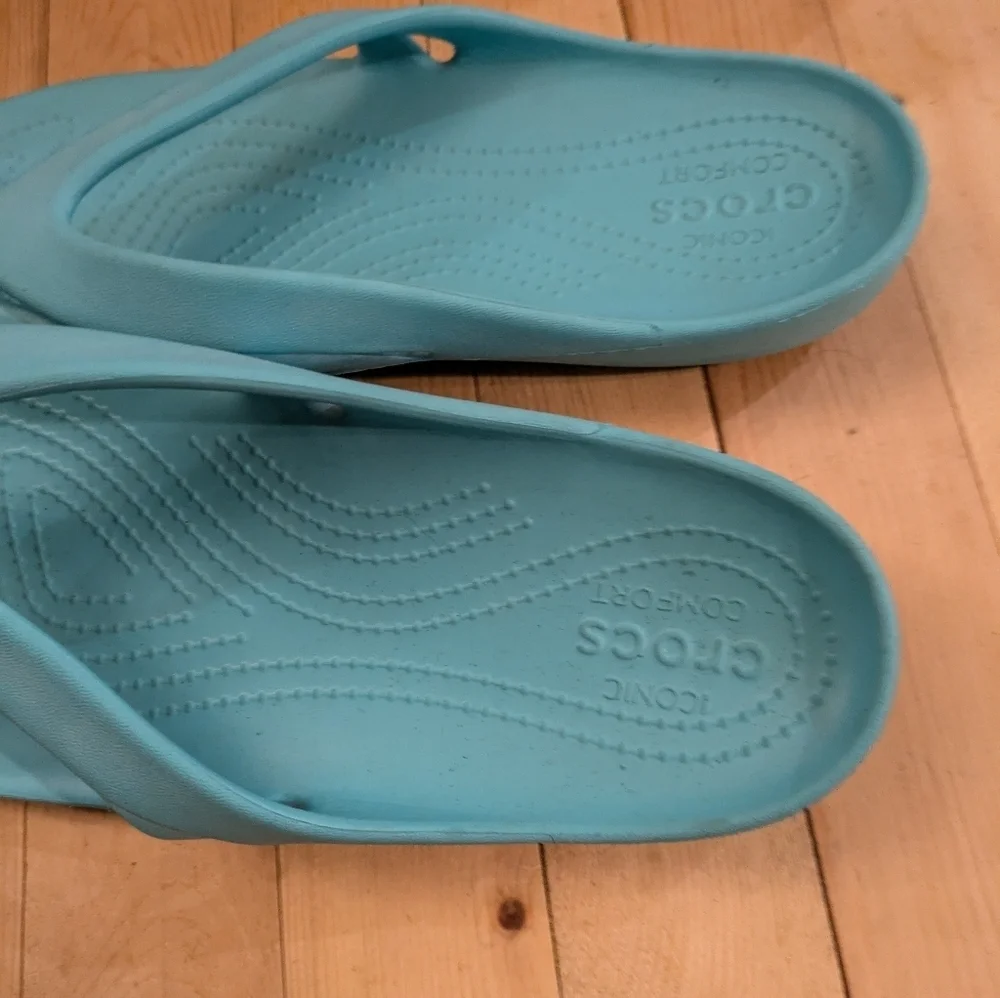 CROCS Light Blue Flip Flops Size 11